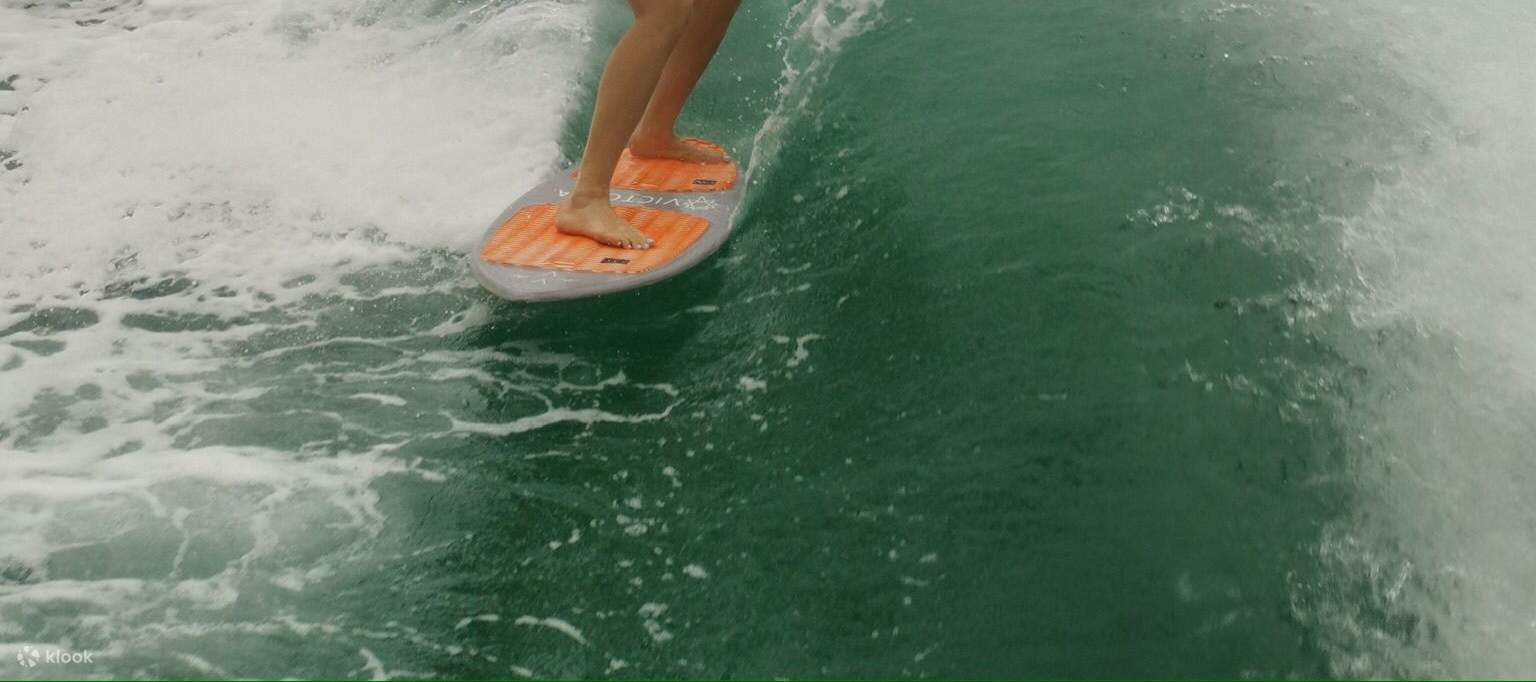 SURFMATE - Trải nghiệm trượt nước bằng thuyền trượt nước MasterCraft NXT22 mới của Repulse Bay